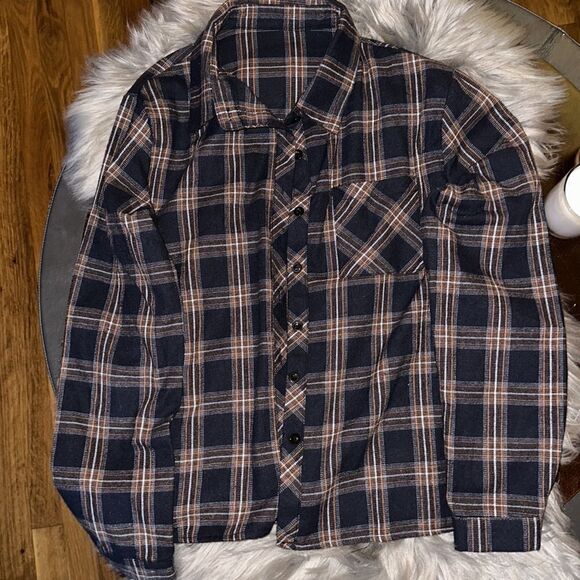 Romwe plaid button front pocket shirt. Size small. NWOT - Picture 4 of 5